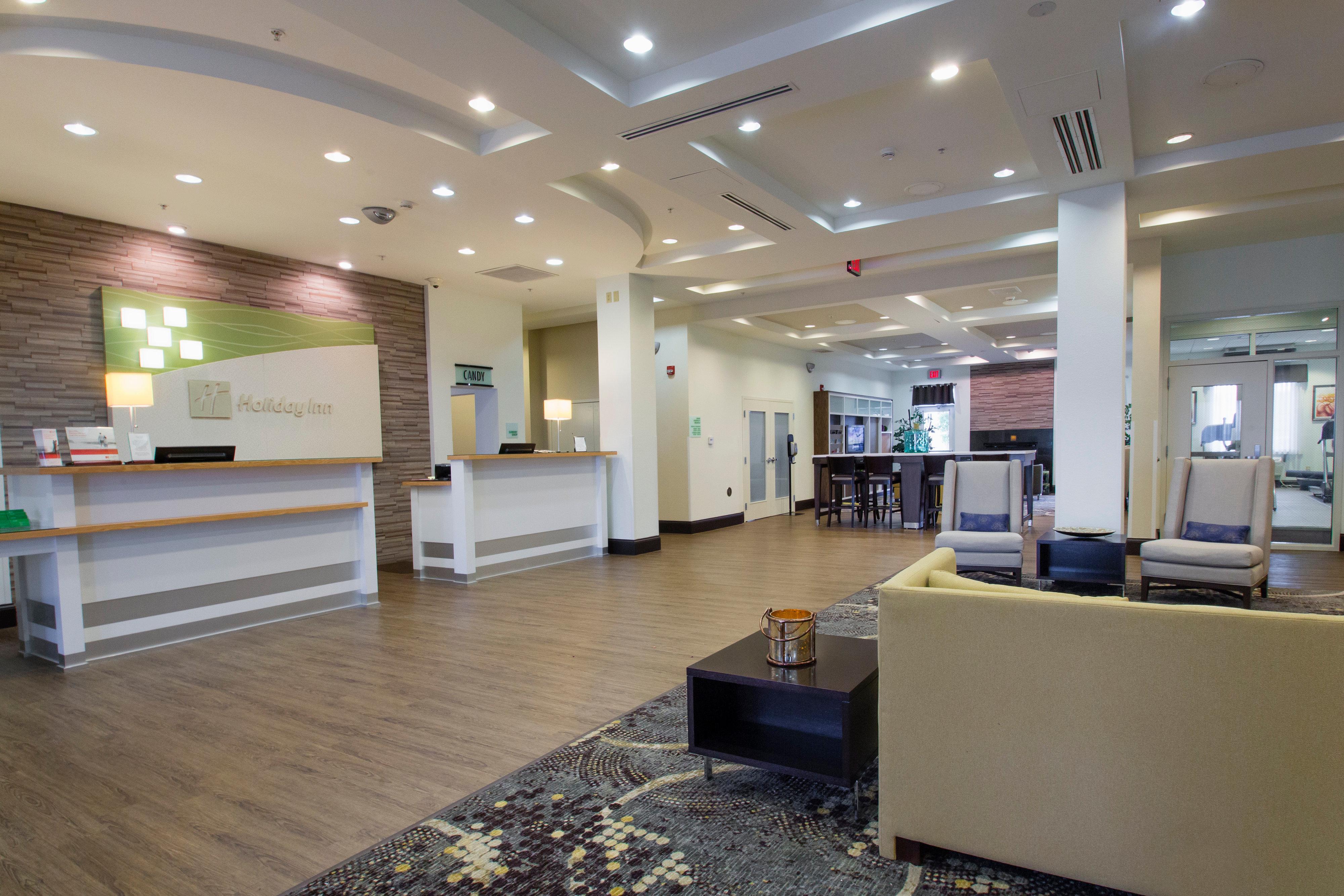 Holiday Inn Hotel & Suites Bloomington Airport By Ihg Exteriör bild