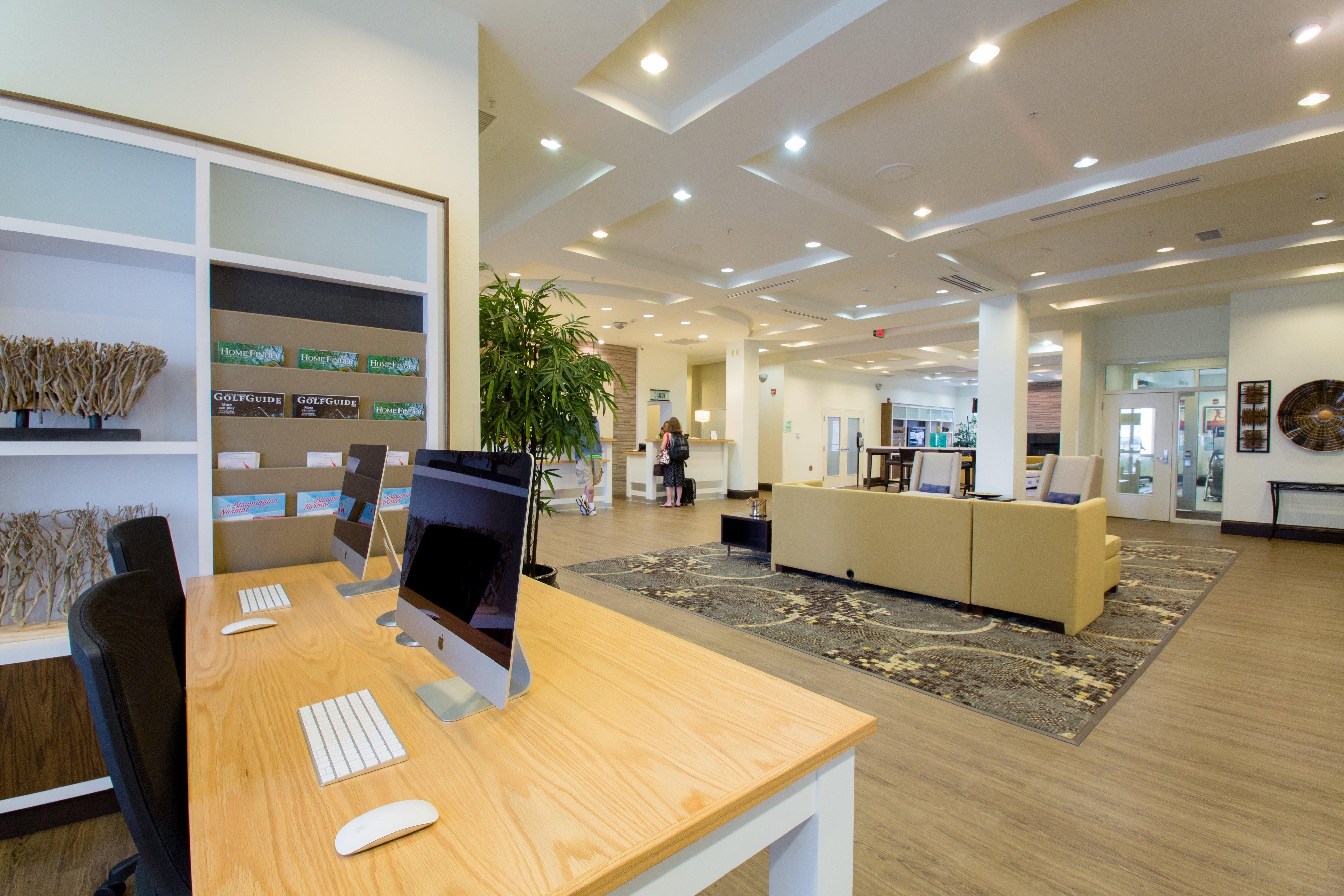 Holiday Inn Hotel & Suites Bloomington Airport By Ihg Exteriör bild